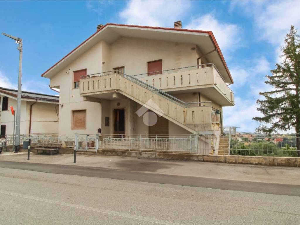 casa indipendente in vendita a Tortoreto
