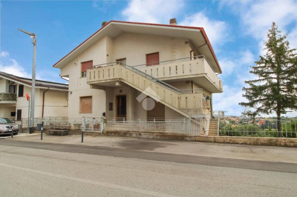 casa indipendente in vendita a Tortoreto