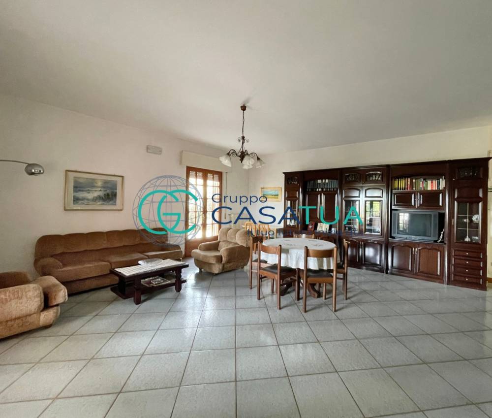 casa indipendente in vendita a Tortoreto in zona Cavatassi