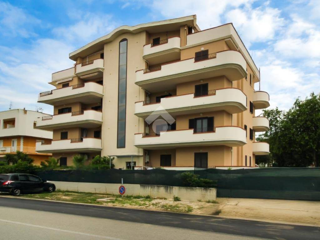 appartamento in vendita a Tortoreto in zona Salino