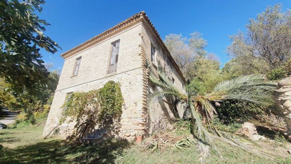 casa indipendente in vendita a Tortoreto