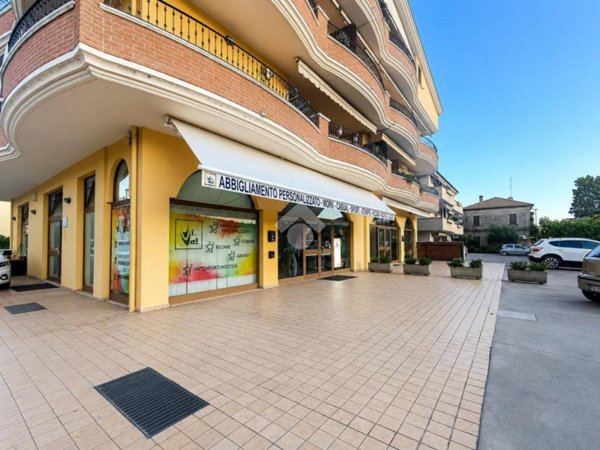 negozio in vendita a Tortoreto
