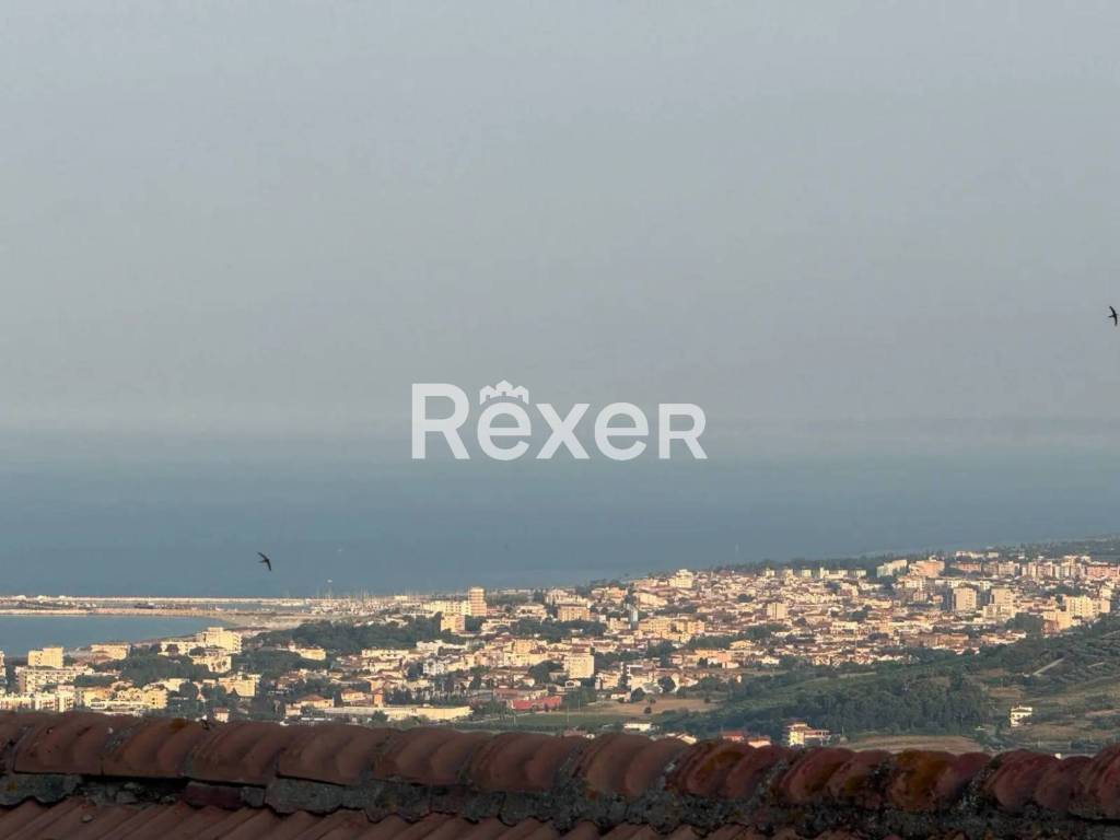 casa indipendente in vendita a Tortoreto