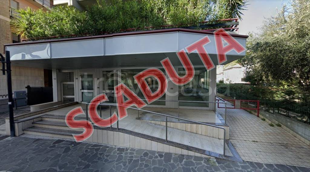 negozio in vendita a Tortoreto