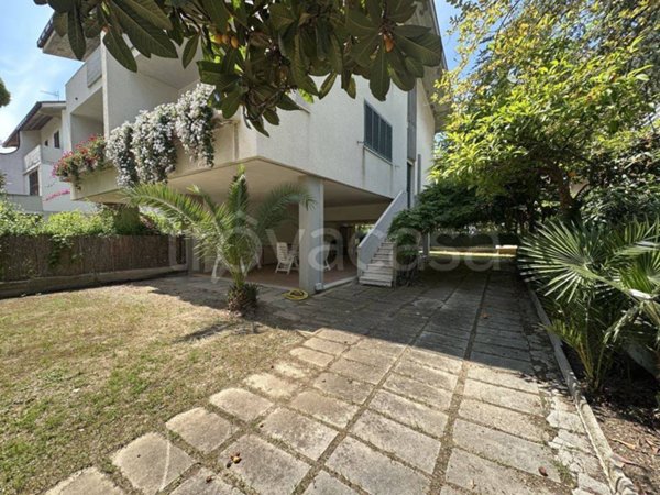 casa indipendente in vendita a Tortoreto