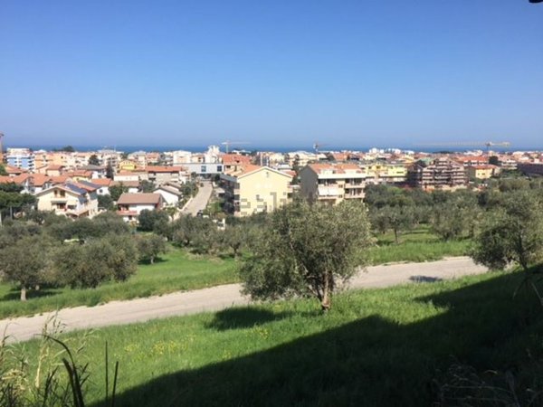 terreno edificabile in vendita a Tortoreto