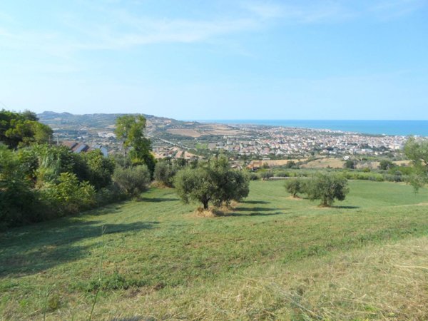 casa indipendente in vendita a Tortoreto