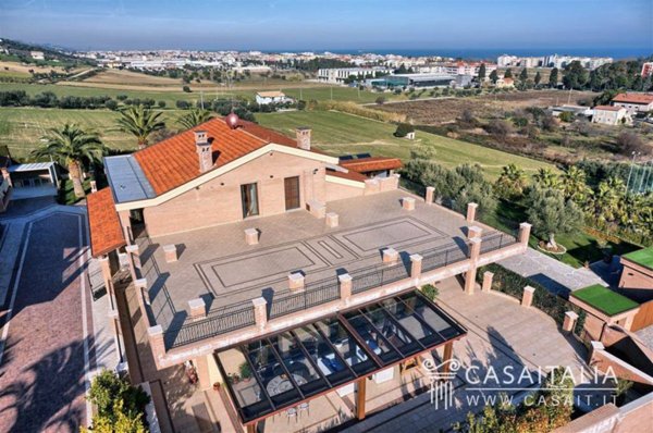 villa in vendita a Tortoreto in zona Salino
