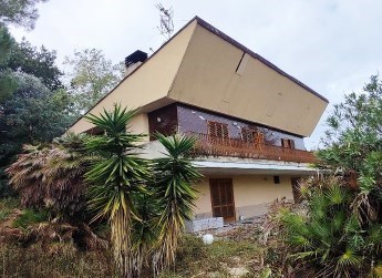 casa indipendente in vendita a Tortoreto