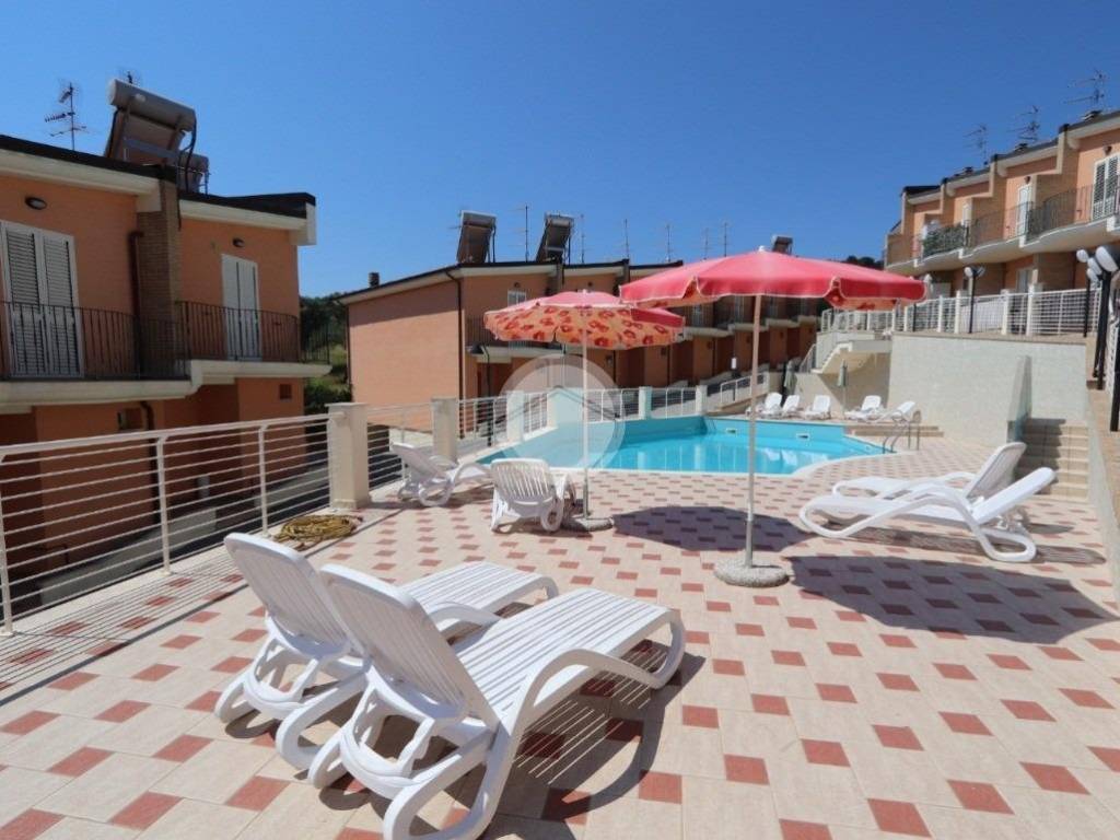 casa indipendente in vendita a Tortoreto