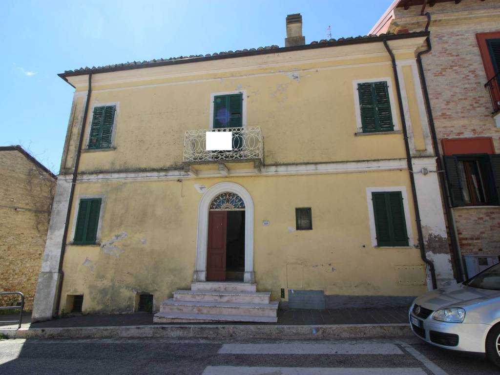 casa indipendente in vendita a Tortoreto