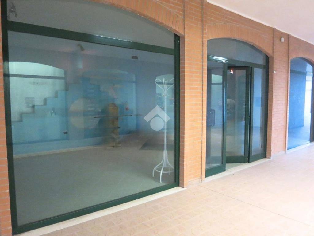 negozio in vendita a Tortoreto