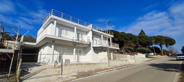 casa indipendente in vendita a Tortoreto