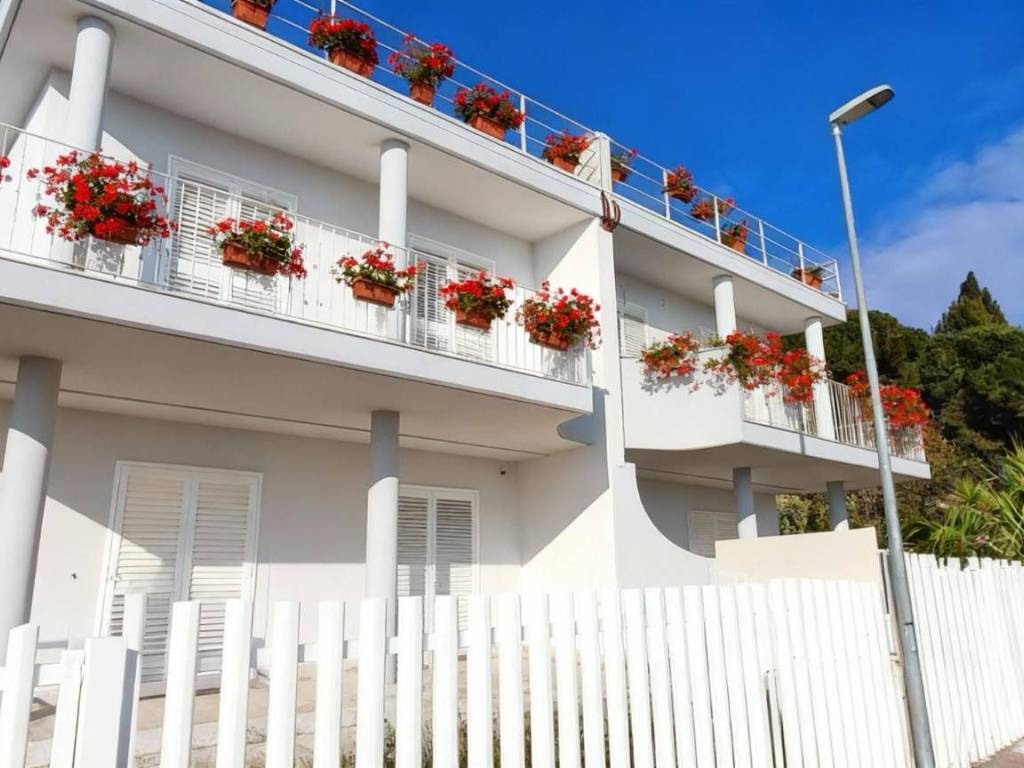casa indipendente in vendita a Tortoreto