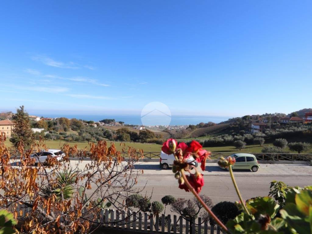 casa indipendente in vendita a Tortoreto