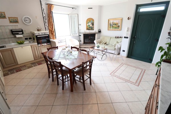casa indipendente in vendita a Tortoreto in zona Salino
