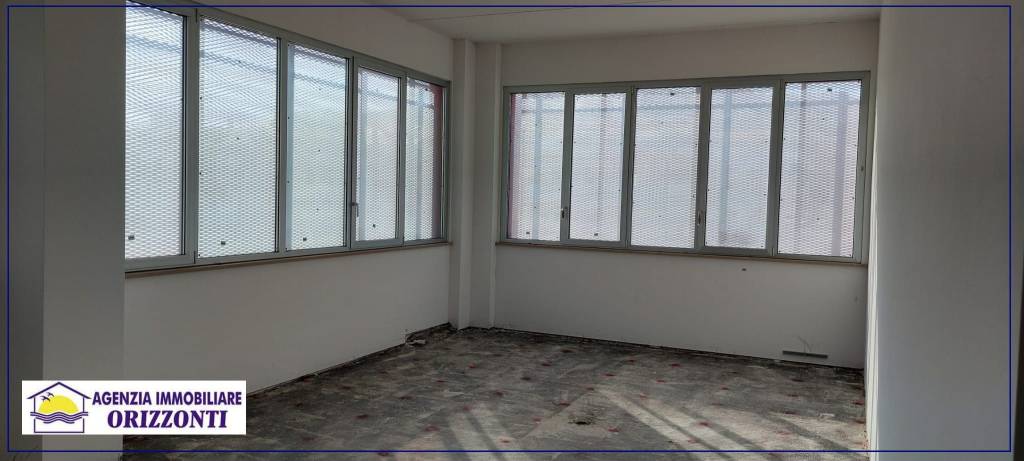 negozio in vendita a Tortoreto