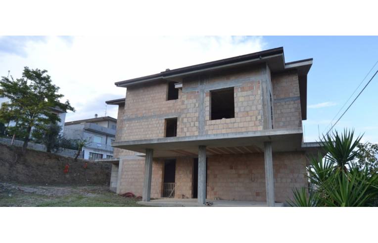 capannone in vendita a Tortoreto in zona Cavatassi