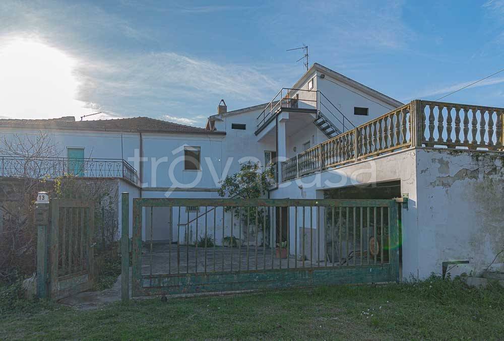 casa indipendente in vendita a Tortoreto