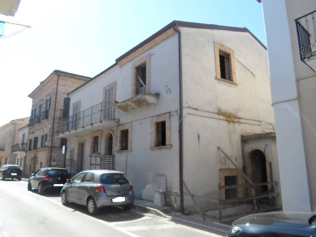 casa indipendente in vendita a Tortoreto