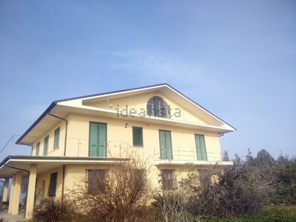 casa indipendente in vendita a Tortoreto