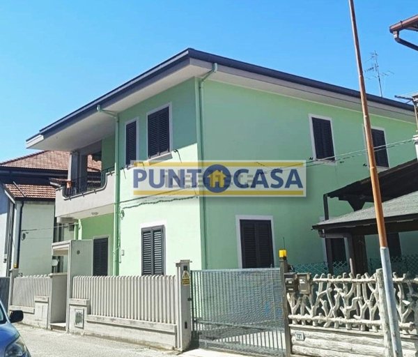 casa indipendente in vendita a Tortoreto