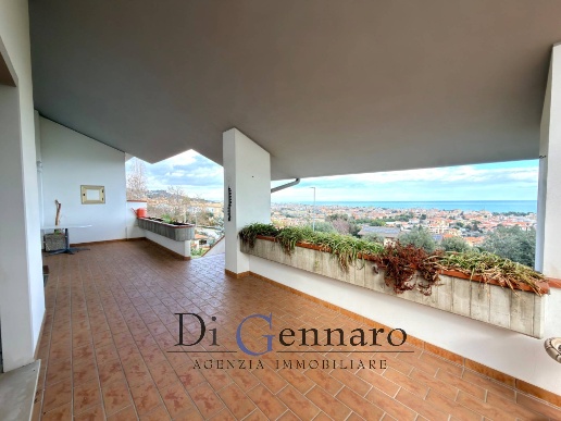 casa indipendente in vendita a Tortoreto