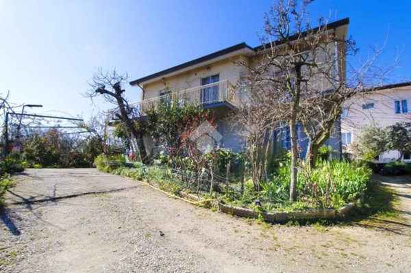 casa indipendente in vendita a Tortoreto