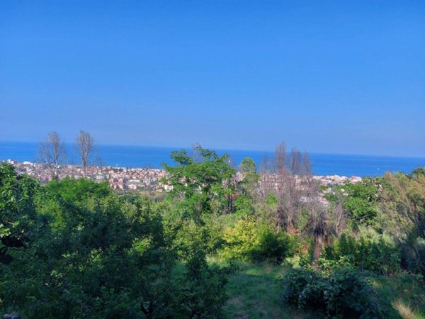 casa indipendente in vendita a Tortoreto