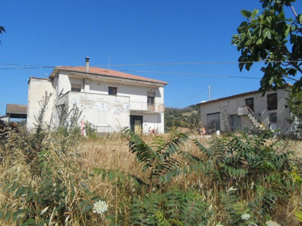 casa indipendente in vendita a Tortoreto