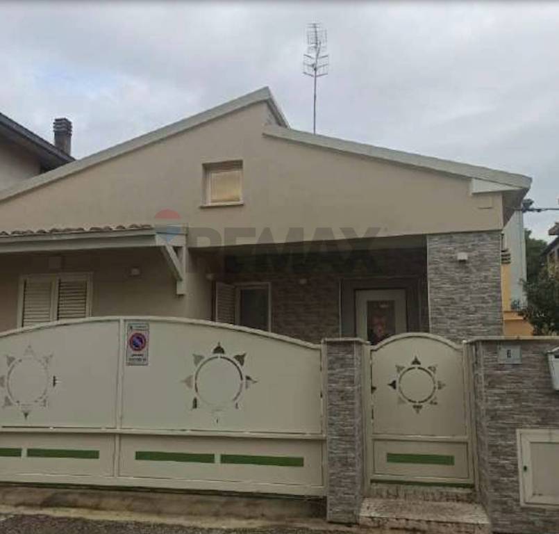 casa indipendente in vendita a Tortoreto