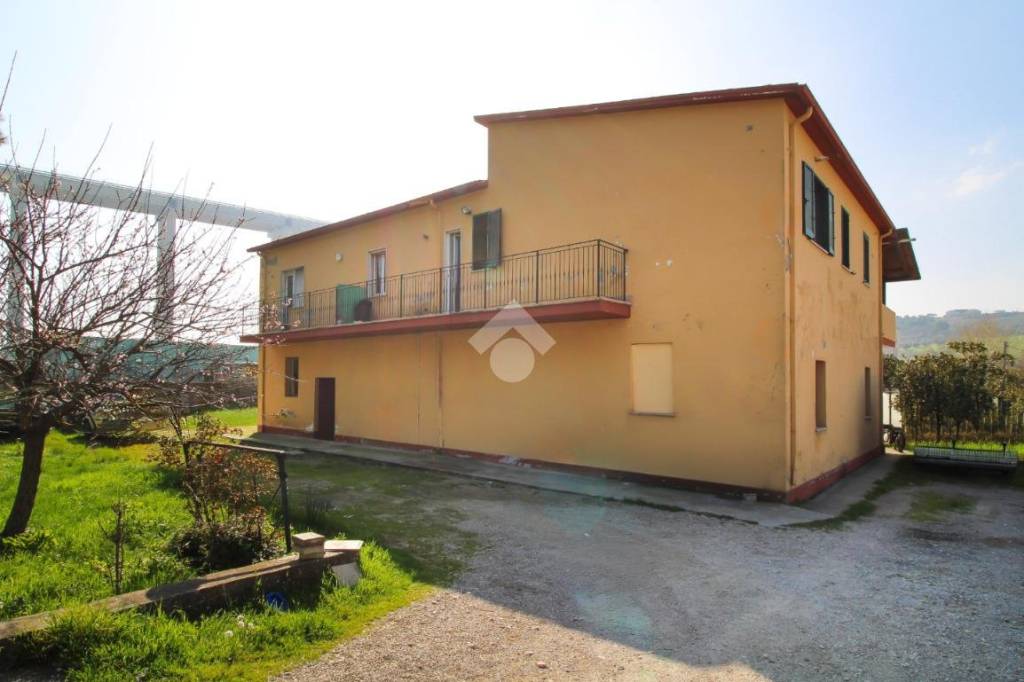 appartamento in vendita a Tortoreto in zona Salino