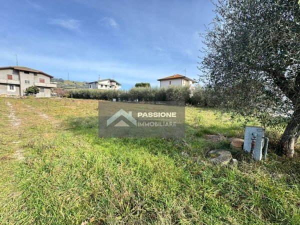 casa indipendente in vendita a Tortoreto in zona Salino