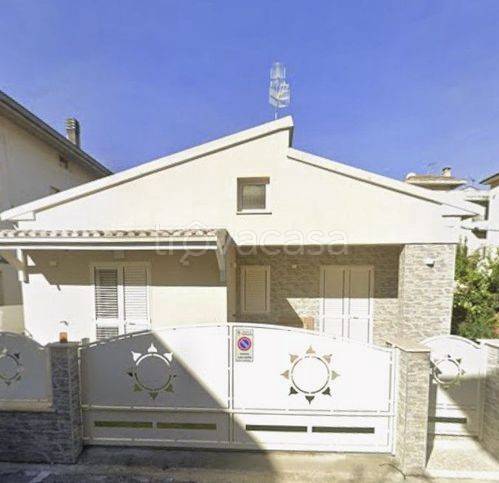 casa indipendente in vendita a Tortoreto