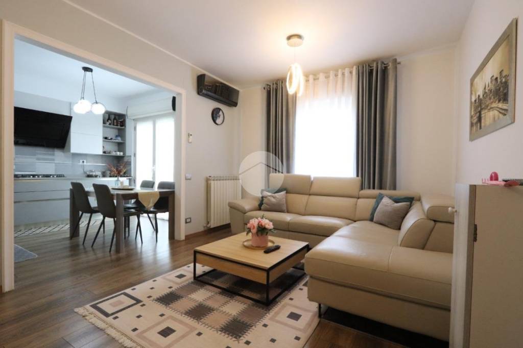 appartamento in vendita a Tortoreto in zona Salino