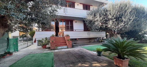 casa indipendente in vendita a Tortoreto