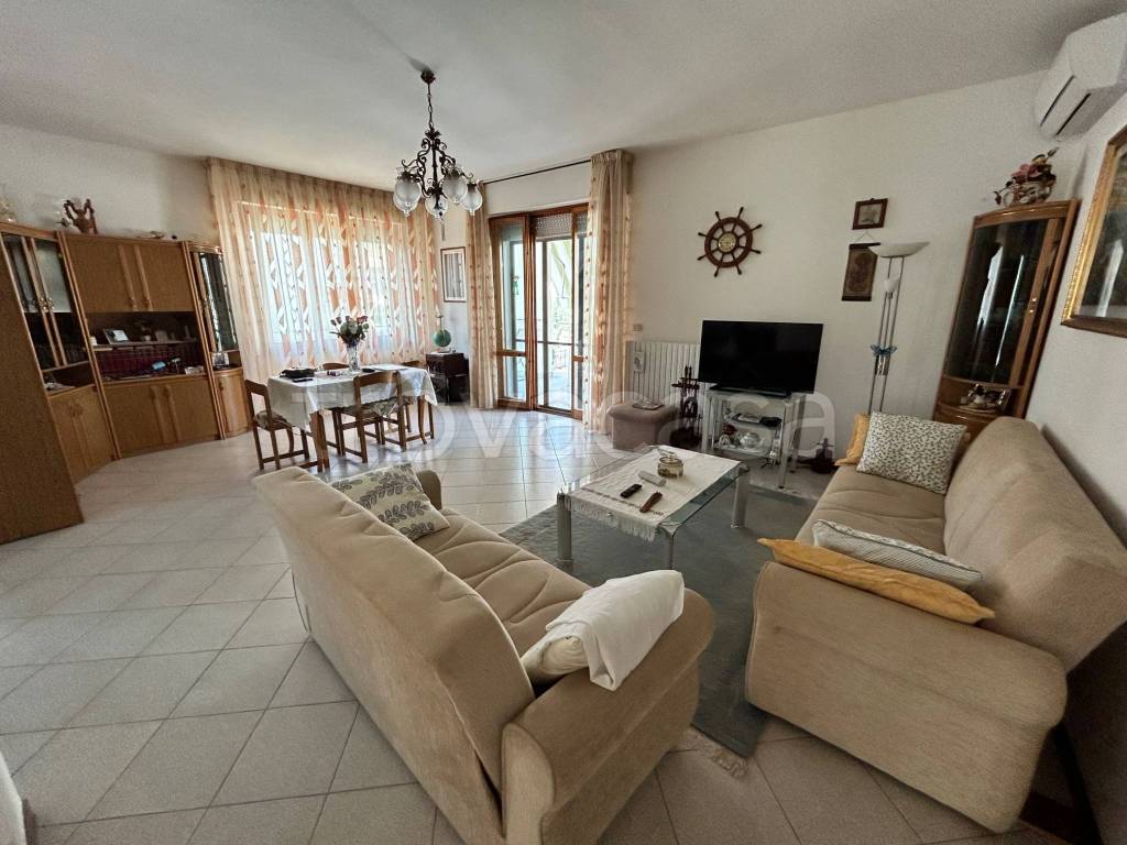 casa indipendente in vendita a Tortoreto