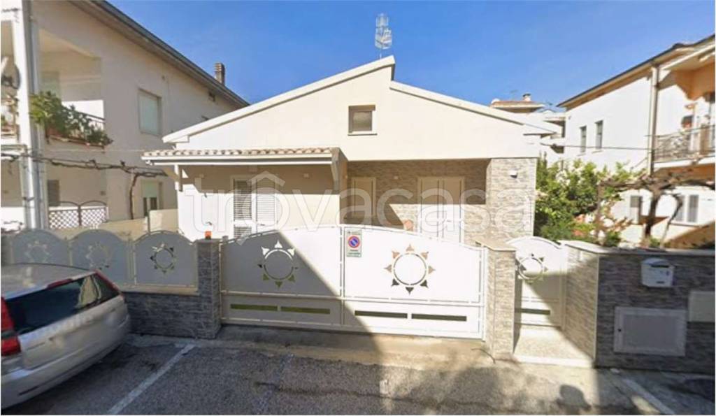 casa indipendente in vendita a Tortoreto