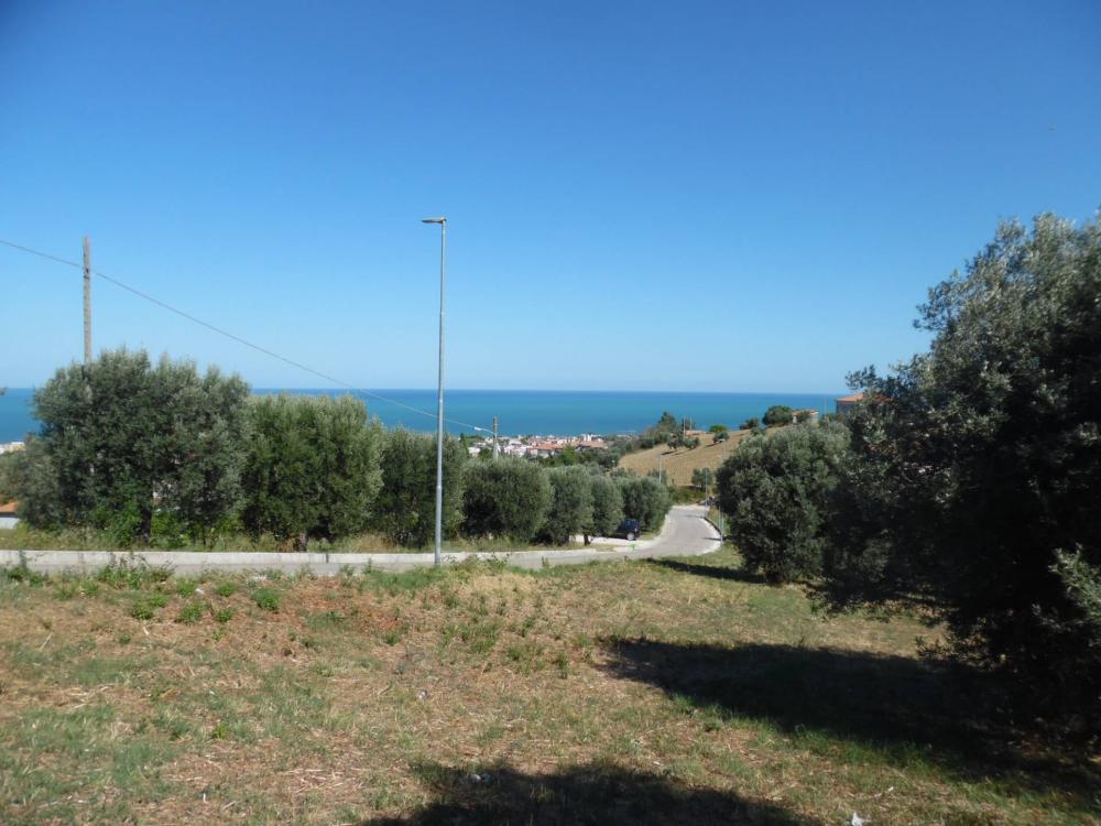 terreno edificabile in vendita a Tortoreto