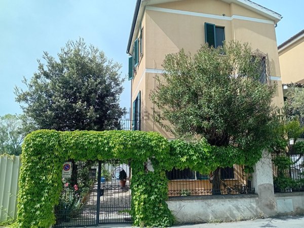 casa indipendente in vendita a Tortoreto