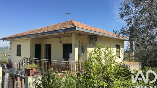 casa indipendente in vendita a Tortoreto in zona Terrabianca