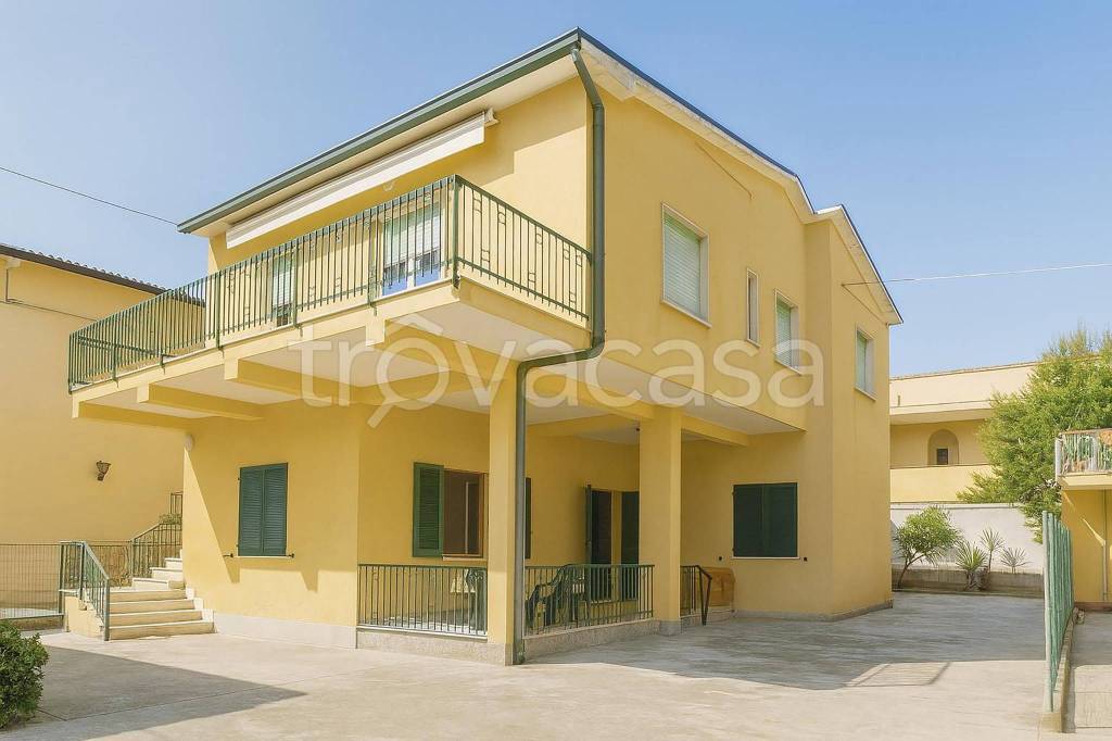 casa indipendente in vendita a Tortoreto