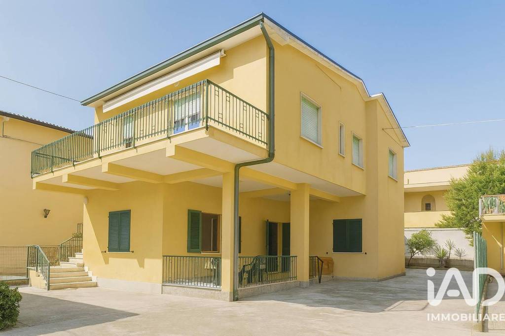 casa indipendente in vendita a Tortoreto