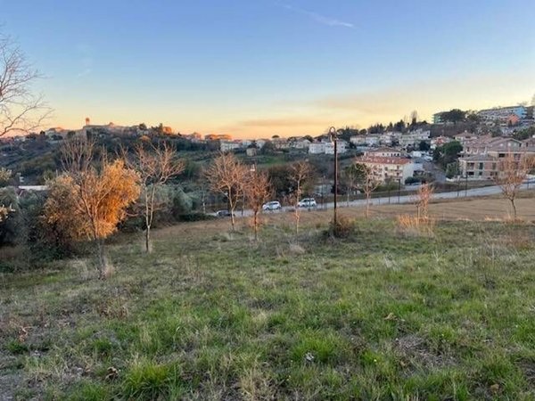 terreno edificabile in vendita a Tortoreto