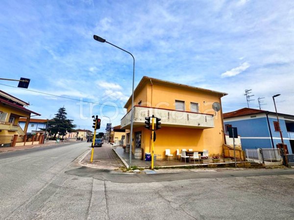 casa indipendente in vendita a Tortoreto in zona Salino