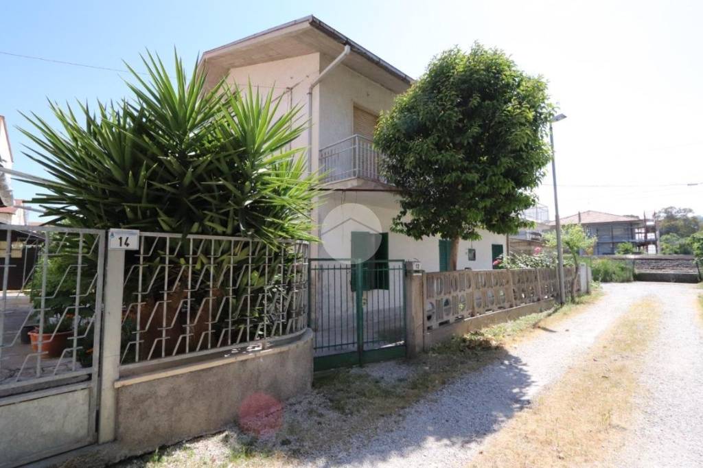 casa indipendente in vendita a Tortoreto