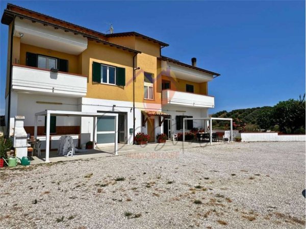 casa indipendente in vendita a Tortoreto in zona Colli