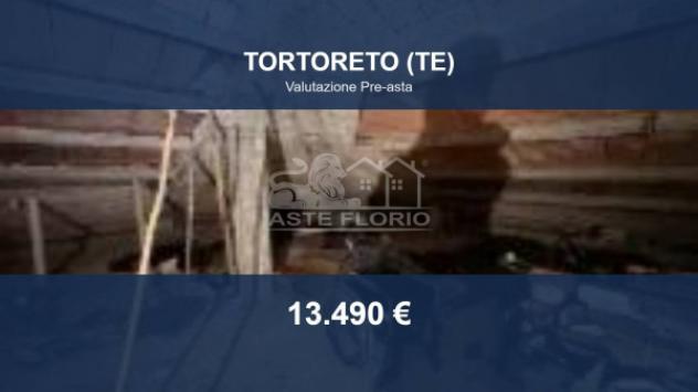 locale di sgombero in vendita a Tortoreto