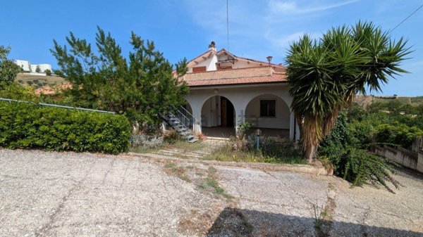 casa semindipendente in vendita a Tortoreto in zona Colli