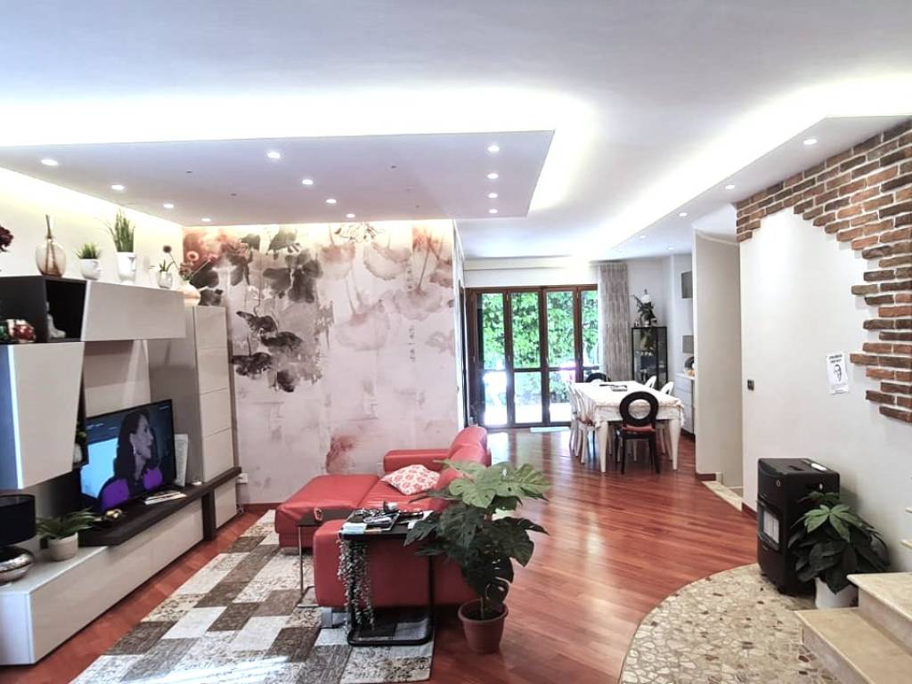 casa indipendente in vendita a Tortoreto